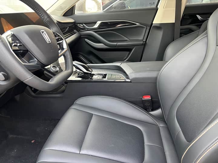 Фото 4 - Bestune B70