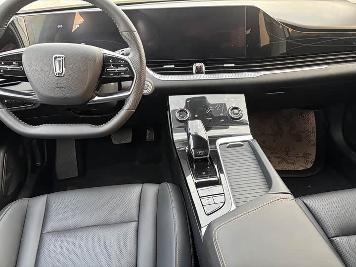 Фото 5 - Bestune B70