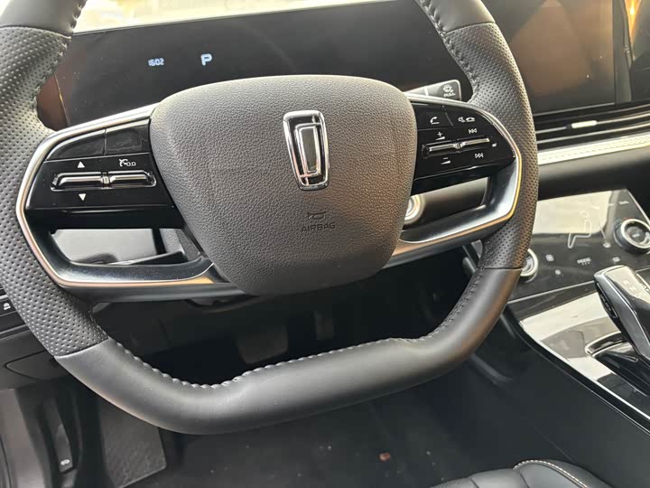 Фото 6 - Bestune B70