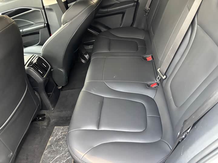 Фото 8 - Bestune B70