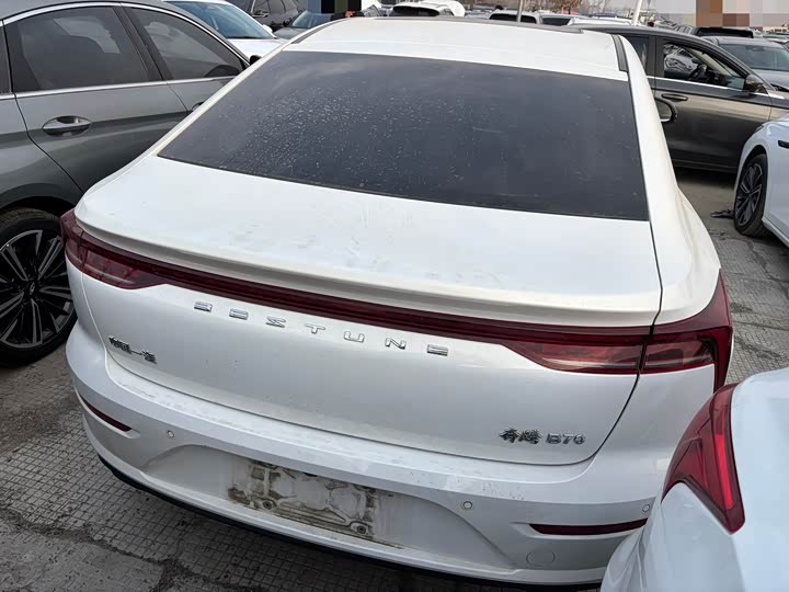 Фото 9 - Bestune B70