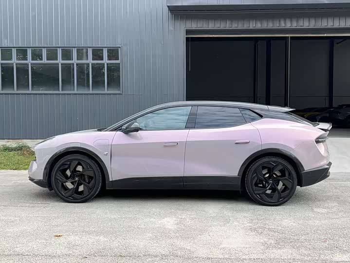 Фото 3 - Lotus Eletre