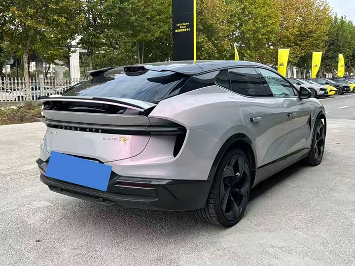 Фото 4 - Lotus Eletre