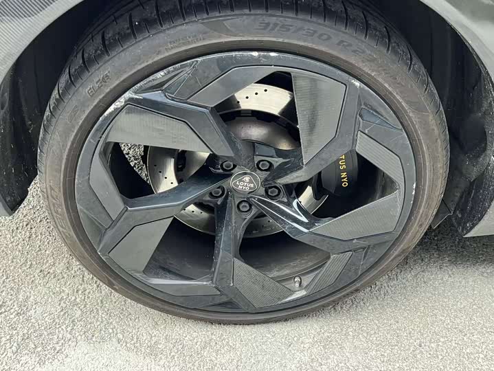 Фото 8 - Lotus Eletre