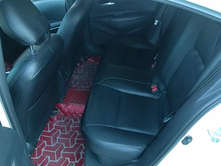 Фото 11 - Toyota Corolla