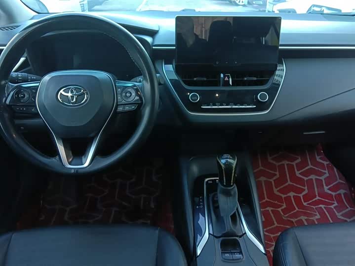 Фото 12 - Toyota Corolla