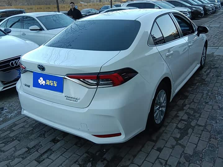 Фото 3 - Toyota Corolla