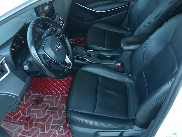 Фото 9 - Toyota Corolla