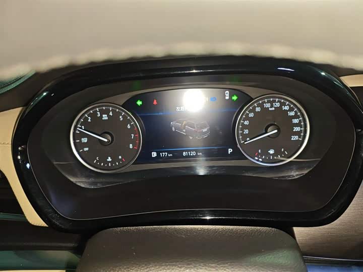 Фото 12 - Buick GL8 ES