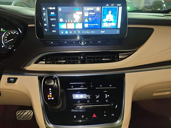 Фото 13 - Buick GL8 ES