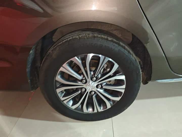 Фото 26 - Buick GL8 ES