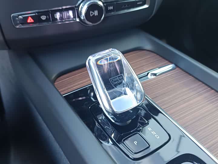 Фото 11 - Volvo XC60 Hybrid