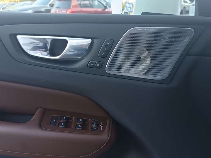 Фото 13 - Volvo XC60 Hybrid