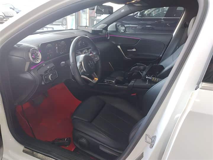 Фото 8 - Mercedes-Benz A-Class