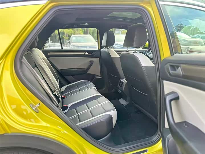 Фото 11 - Volkswagen T-Roc