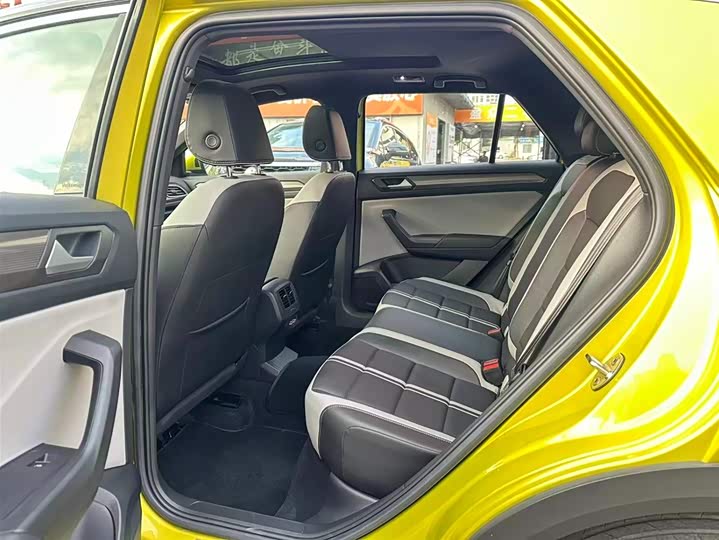 Фото 12 - Volkswagen T-Roc