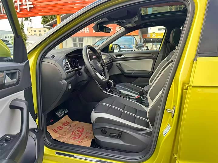 Фото 5 - Volkswagen T-Roc