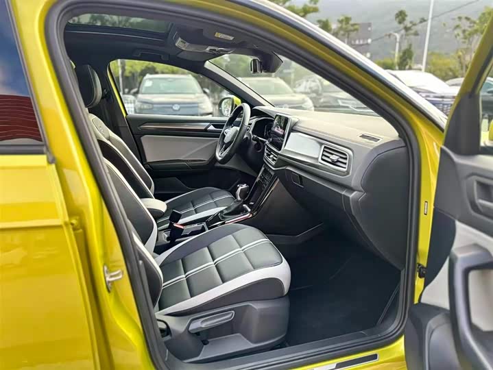 Фото 6 - Volkswagen T-Roc