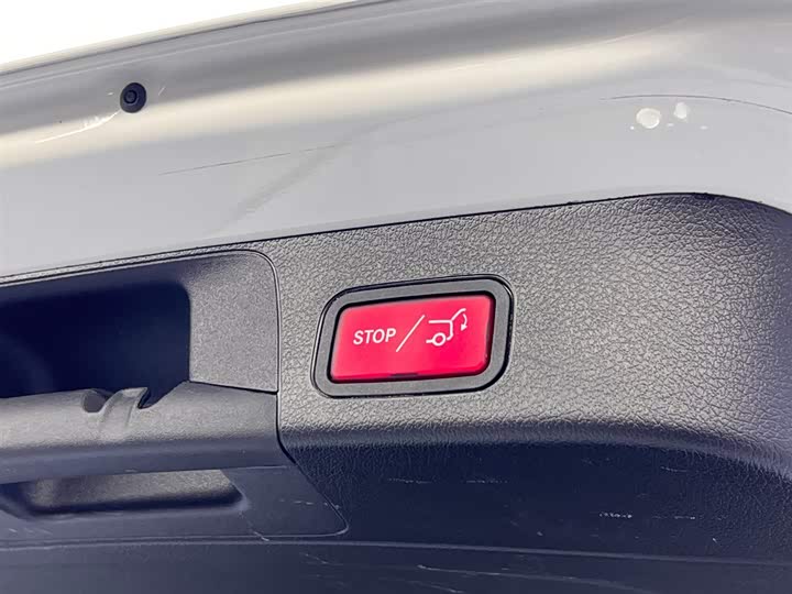 Фото 10 - Mercedes-Benz GLB-Class