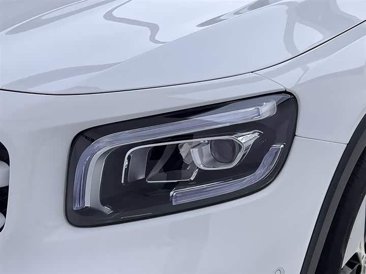 Фото 13 - Mercedes-Benz GLB-Class