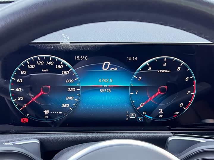 Фото 14 - Mercedes-Benz GLB-Class