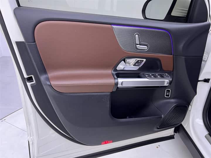 Фото 17 - Mercedes-Benz GLB-Class