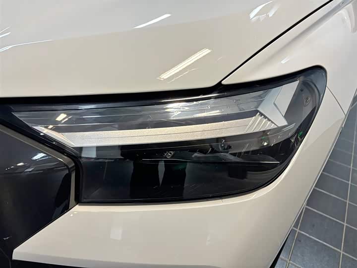 Фото 15 - Audi Q4 e-tron