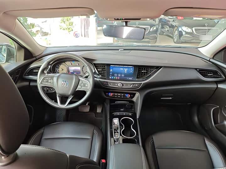 Фото 10 - Buick Regal