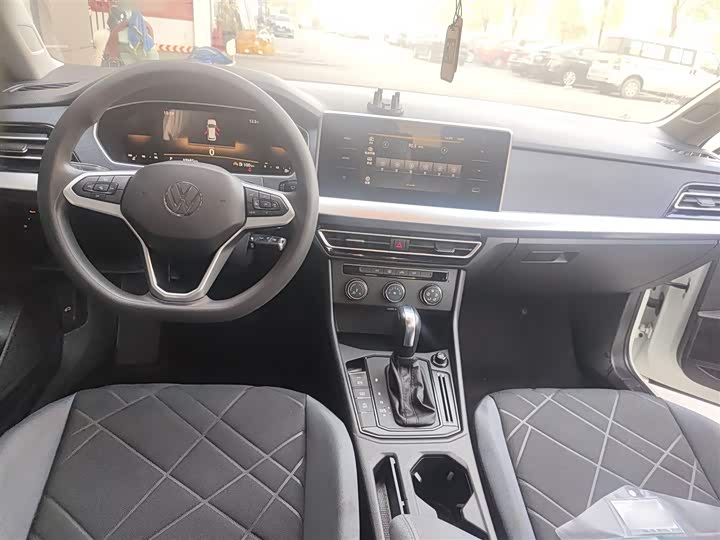 Фото 10 - Volkswagen Lavida