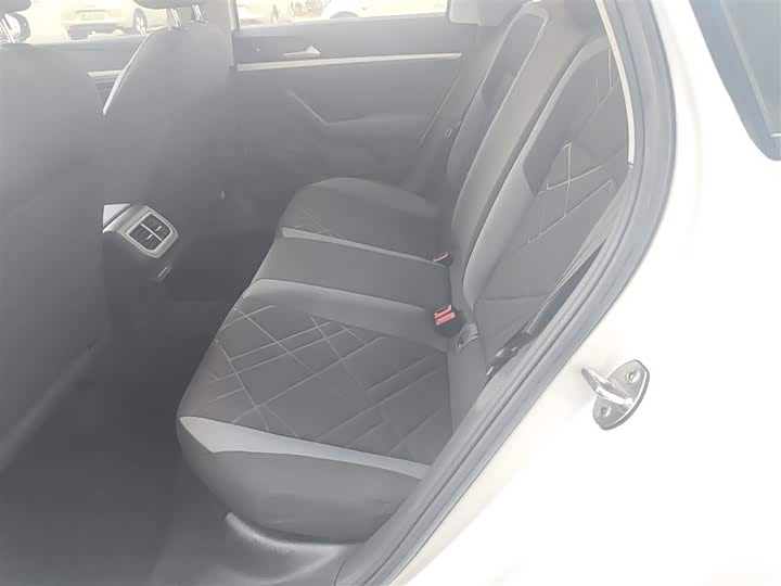 Фото 17 - Volkswagen Lavida