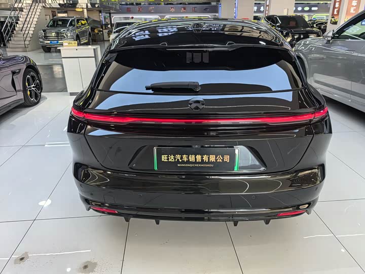 Фото 10 - Nio ET5T