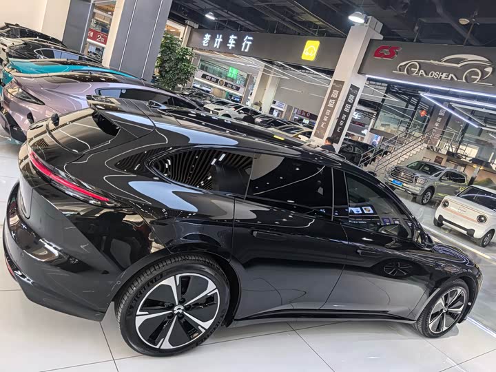 Фото 15 - Nio ET5T