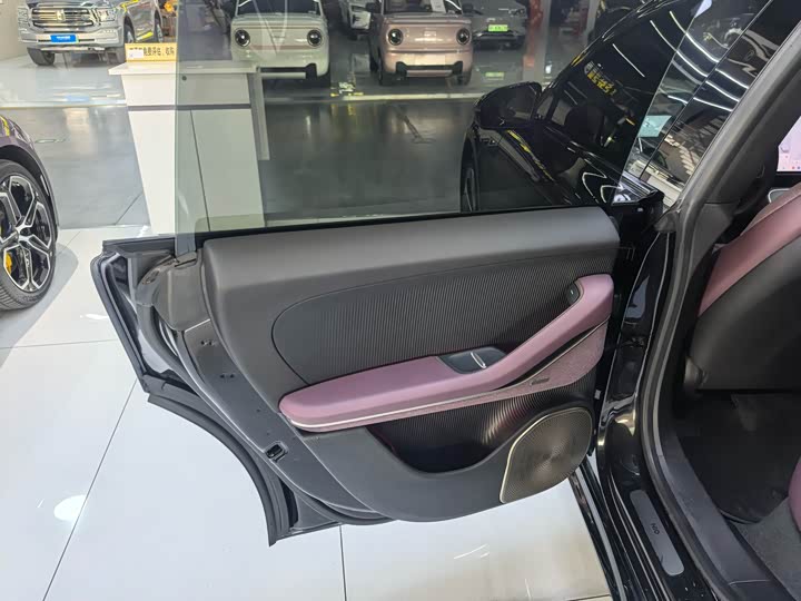 Фото 5 - Nio ET5T