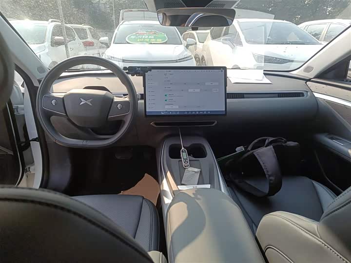 Фото 10 - XPeng Mona M03