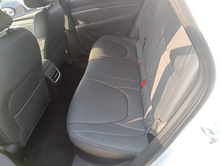 Фото 17 - XPeng Mona M03