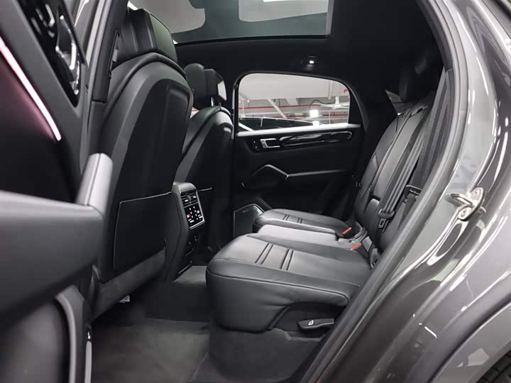 Фото 22 - Porsche Cayenne