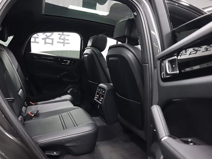 Фото 25 - Porsche Cayenne