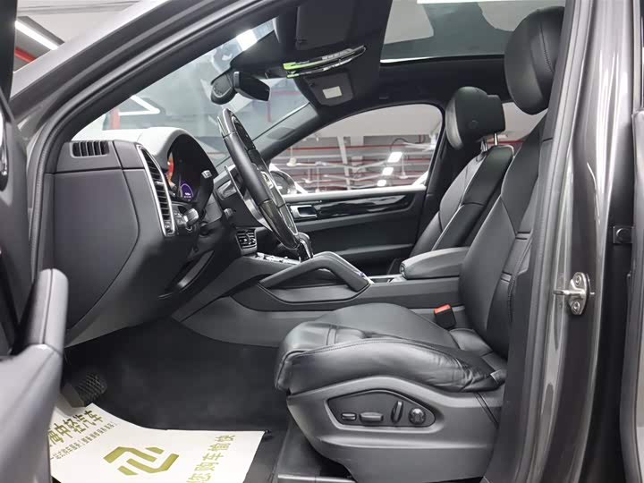 Фото 8 - Porsche Cayenne