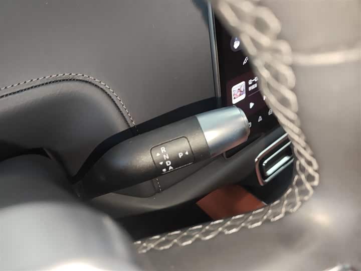 Фото 13 - LiXiang L9