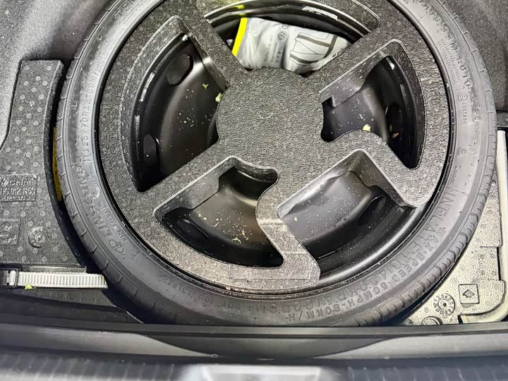 Фото 19 - Volkswagen Golf