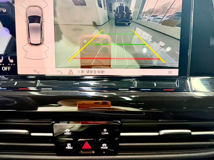 Фото 23 - Volkswagen Golf