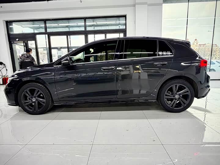 Фото 3 - Volkswagen Golf