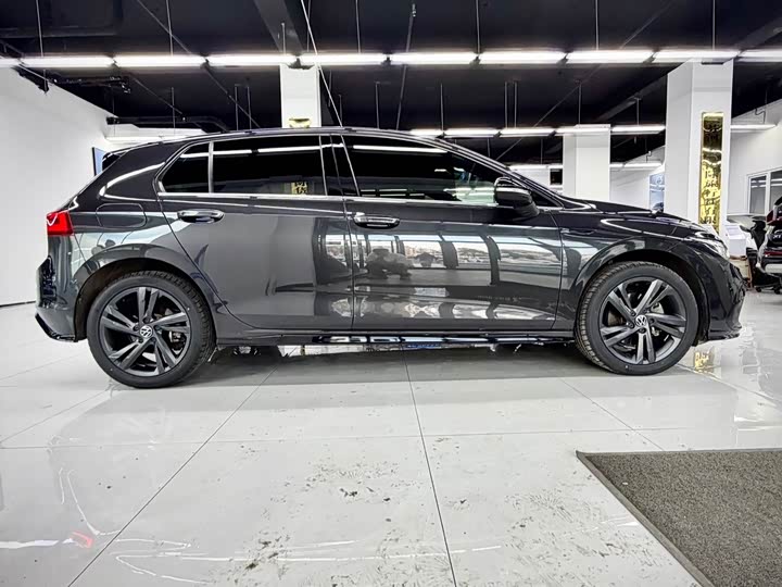 Фото 7 - Volkswagen Golf