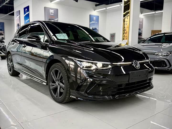 Фото 8 - Volkswagen Golf