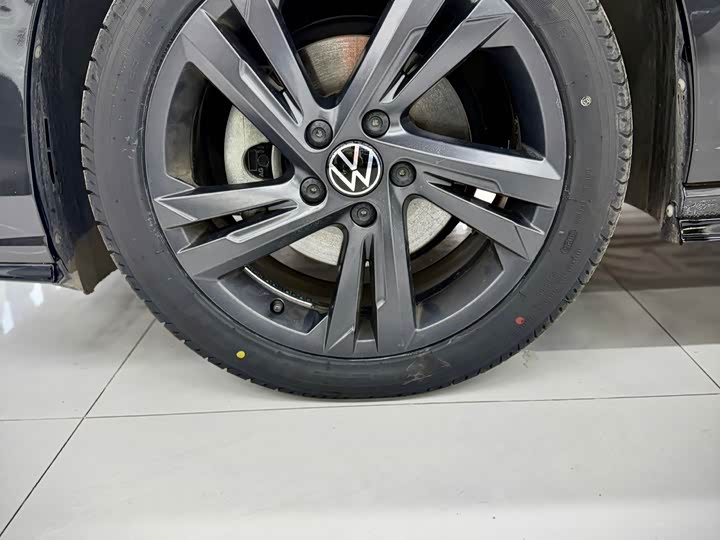 Фото 9 - Volkswagen Golf