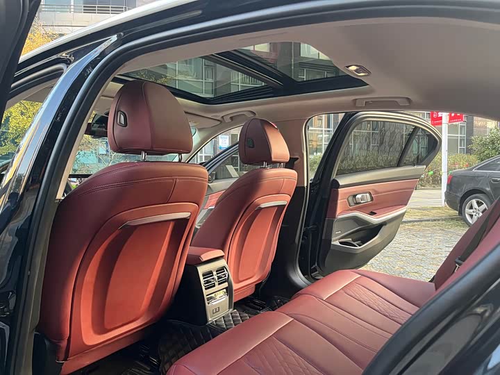 Фото 10 - BMW 3 Series