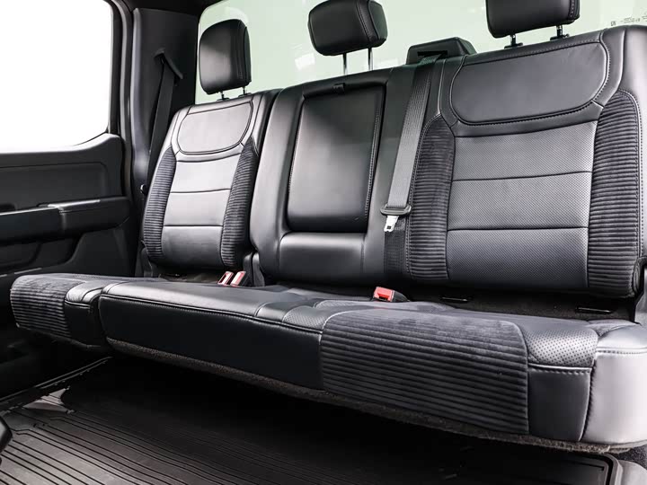 Фото 11 - Ford F-150 Raptor