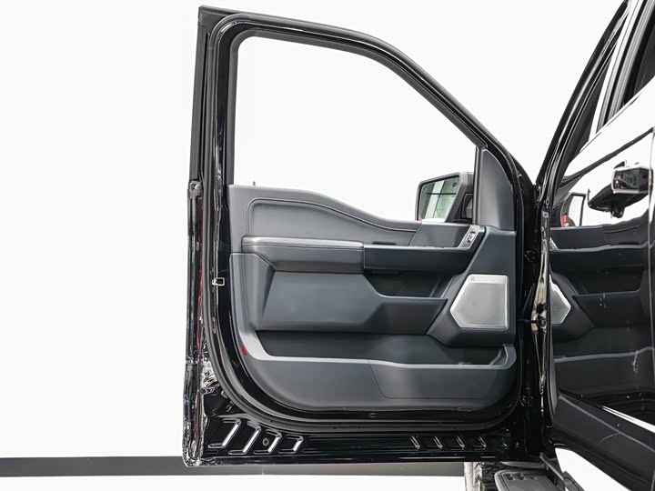 Фото 14 - Ford F-150 Raptor