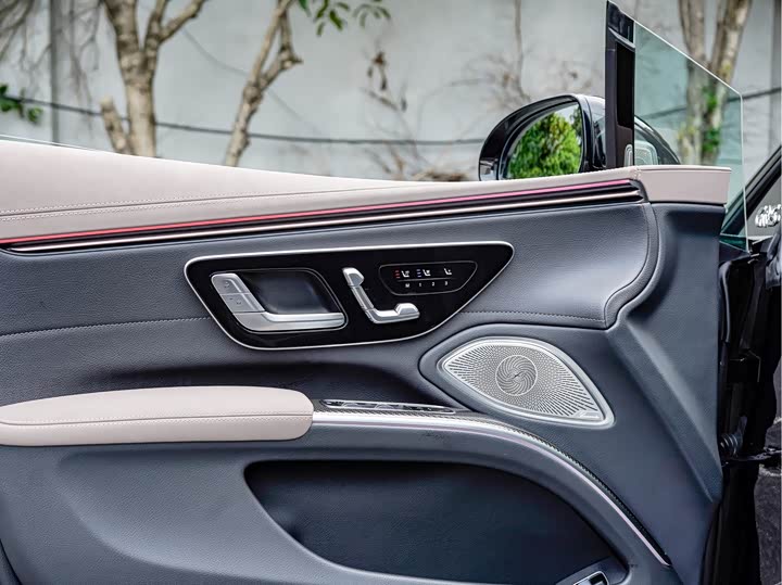 Фото 14 - Mercedes-Benz EQS AMG