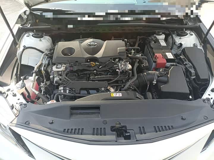 Фото 11 - Toyota Camry